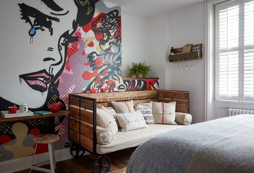 Standard Room, Artist Residence Brighton