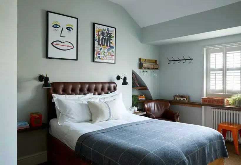 Standard Room Sea View with Balcony, Artist Residence Brighton