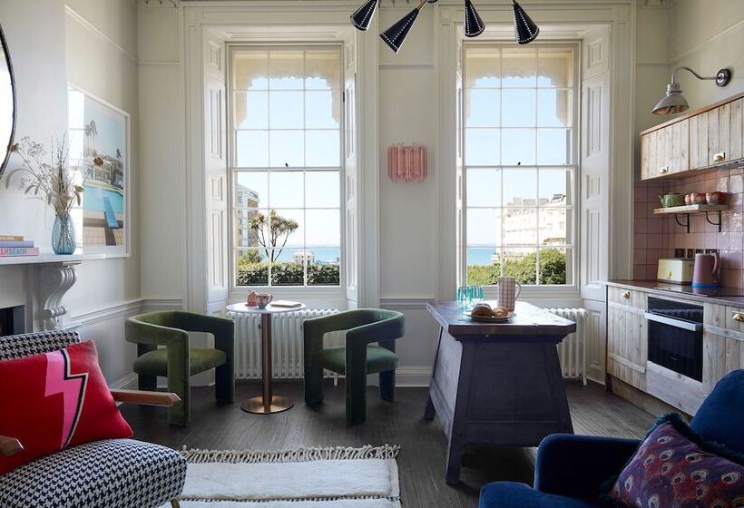 1 Bedroom Apartment Ground Floor, Artist Residence Brighton