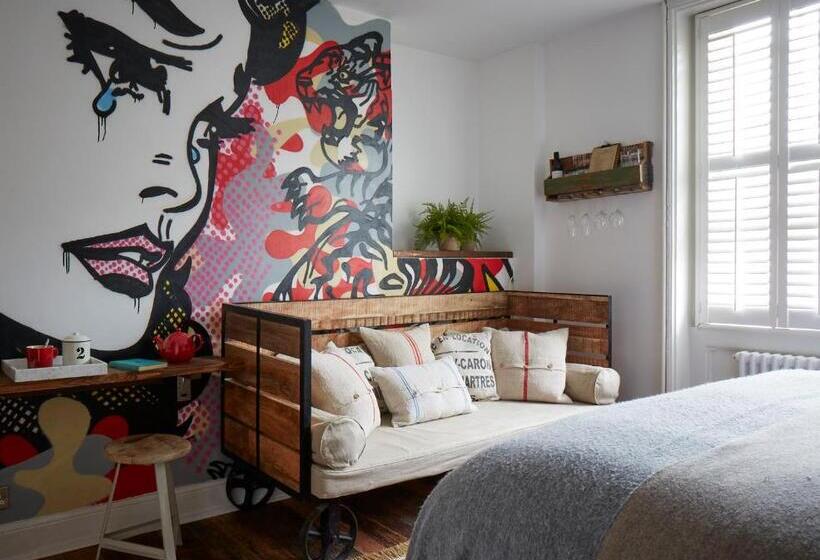 Standard Room, Artist Residence Brighton