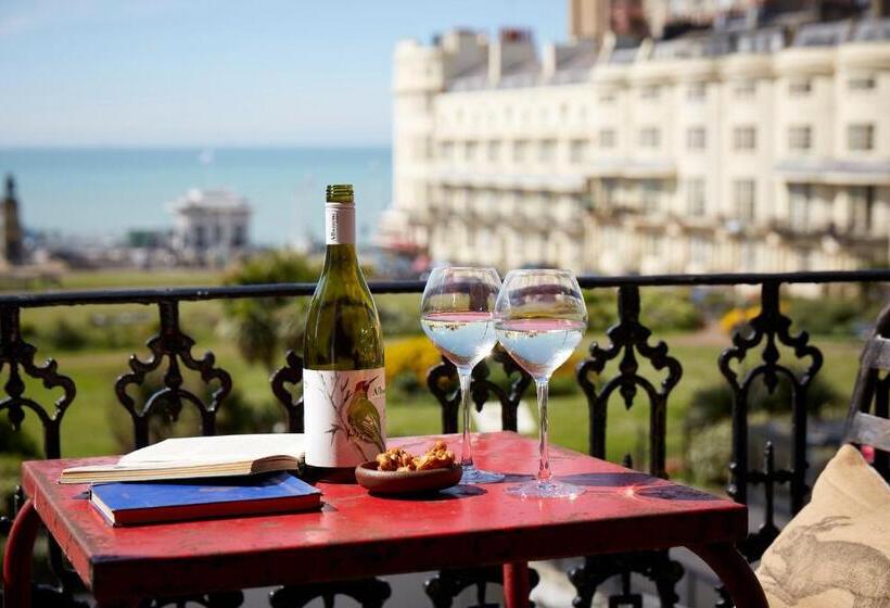 Standard Room Sea View with Balcony, Artist Residence Brighton