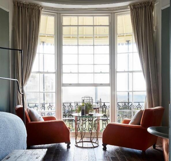 Standard Room Sea View with Balcony, Artist Residence Brighton