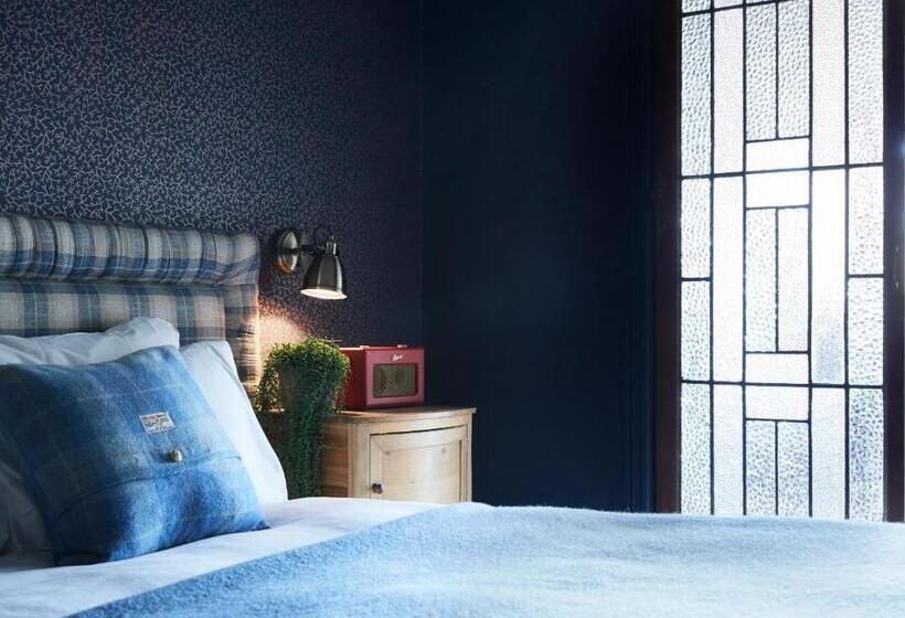 Suite, Artist Residence Brighton