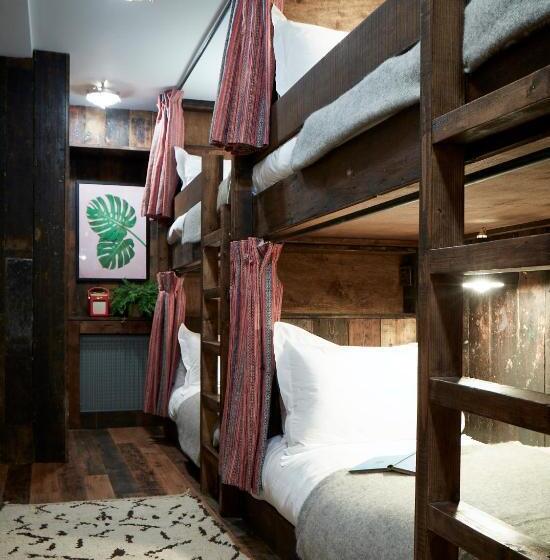 Standard Quadruple Room, Artist Residence Brighton