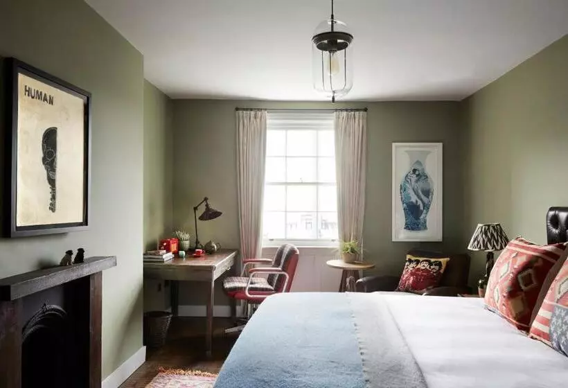1 Bedroom Apartment Sea View, Artist Residence Brighton