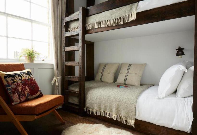 1 Bedroom Apartment Sea View, Artist Residence Brighton