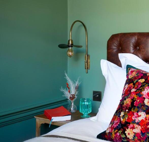 1 Bedroom Apartment Ground Floor, Artist Residence Brighton