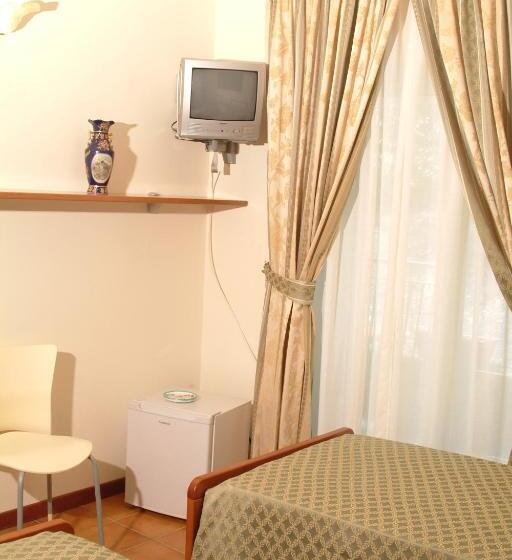 חדר אקונומי, Castagneto Dell Etna