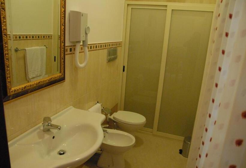 Трехместный Номер Deluxe, Garibaldi Relais