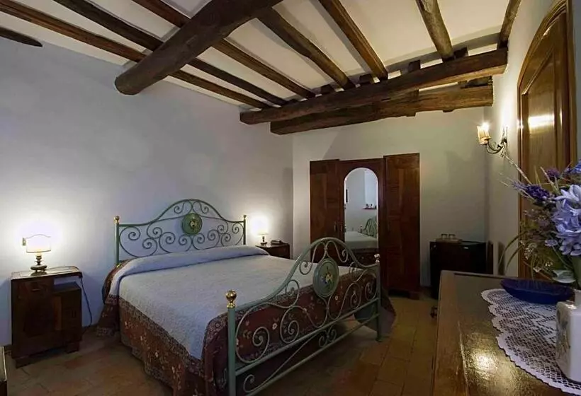 Standard Neljän Hengen Huone, Albergo Villa Cristina