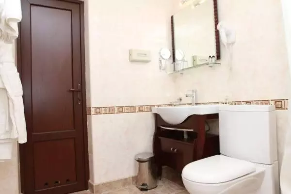 اتاق لوکس با تخت بزرگ, Best Western Plus Paradise Hotel Dilijan