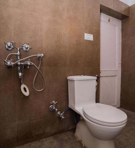 اتاق کلاسیک, Bhikampur Lodge By Howard