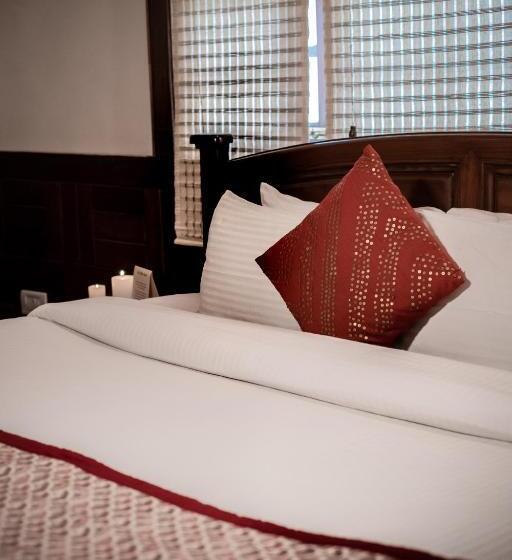 سوییت خانوادگی, Bhikampur Lodge By Howard