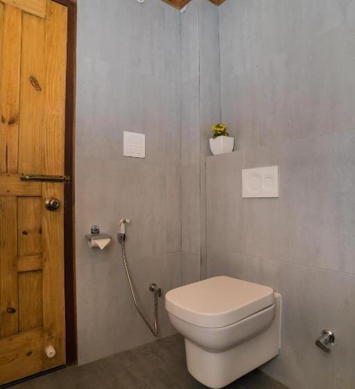 سوییت خانوادگی, Bhikampur Lodge By Howard