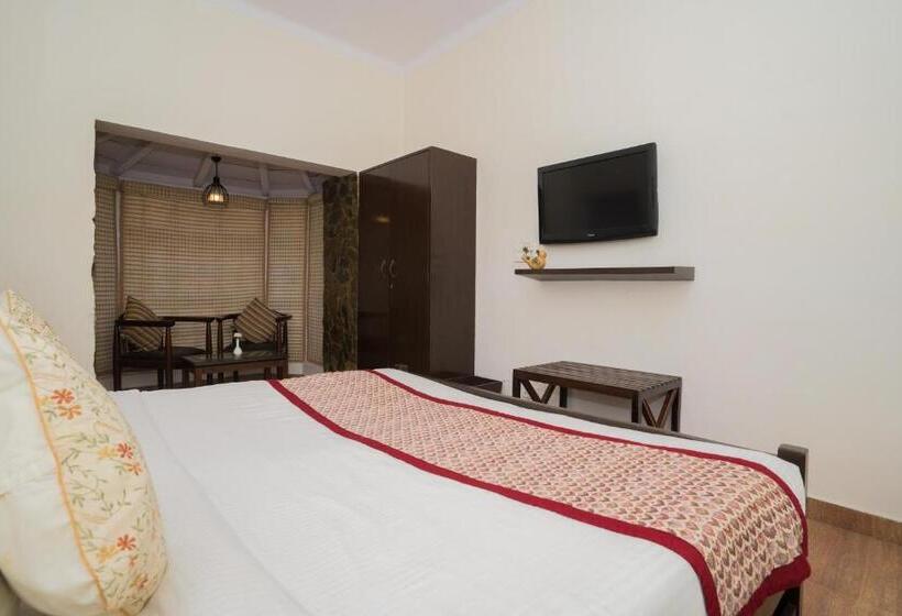 اتاق کلاسیک, Bhikampur Lodge By Howard