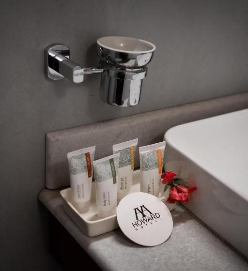 سوییت خانوادگی, Bhikampur Lodge By Howard