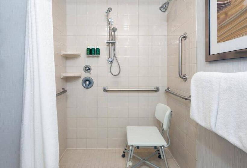 اتاق استاندارد با تخت بزرگ, Courtyard By Marriott Buffalo Airport