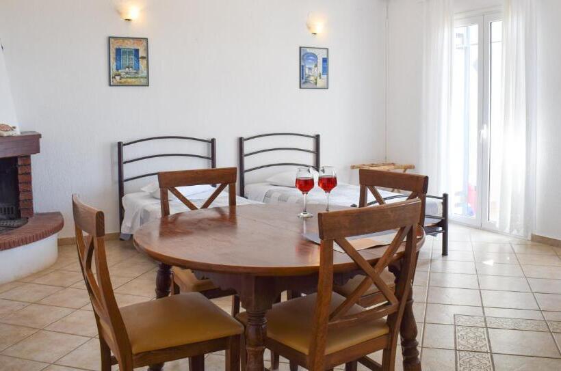 单卧家庭公寓, Diana Studios