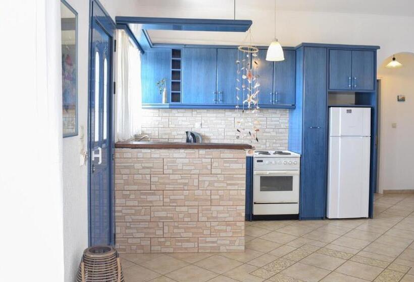 单卧家庭公寓, Diana Studios