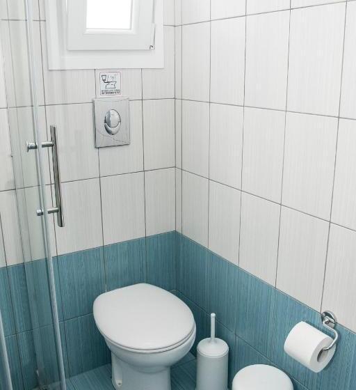 חדר סטנדרט לשלושה עם נוף לבריכה, Ikaros Studios & Apartments