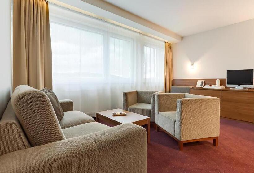 Suite, Janosik