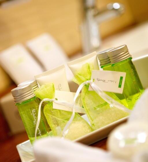 家庭套房, Janosik