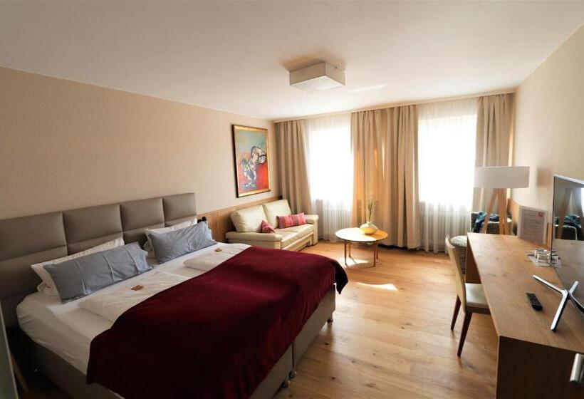 Номер Superior, Max