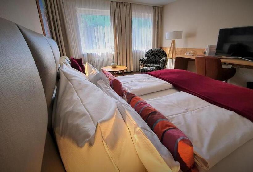 Номер Superior, Max