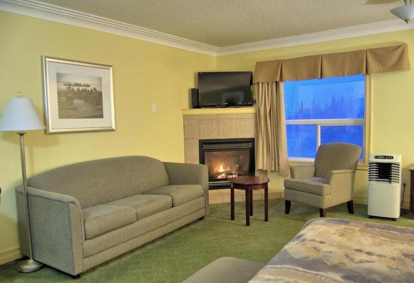 جناح جونيور, Nova Inn Inuvik