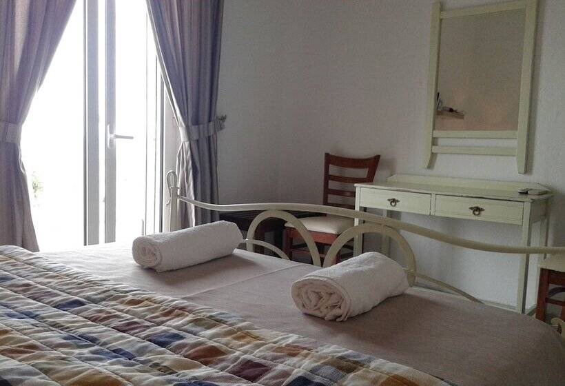 ガーデンビュースタンダードルーム, Petras Beach