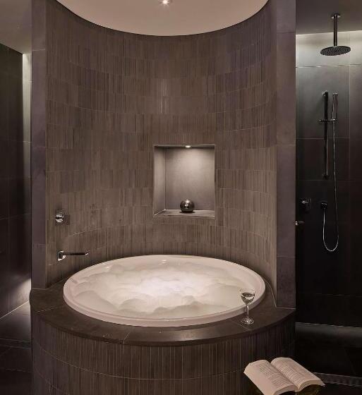 Полулюкс, Qt Sydney