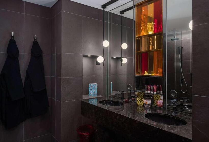 Стандартный Номер Кровать Кинг, Qt Sydney