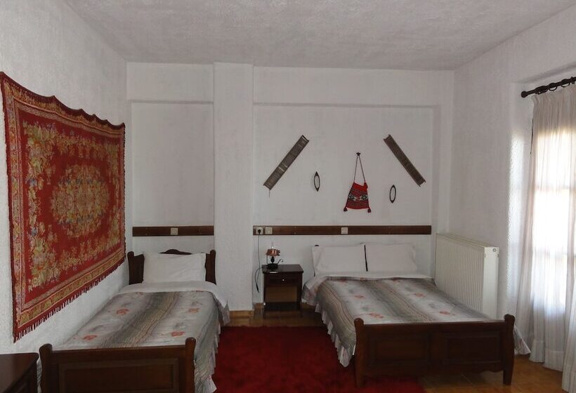 חדר סטנדרט לשלושה, Sintrivanis Mountain