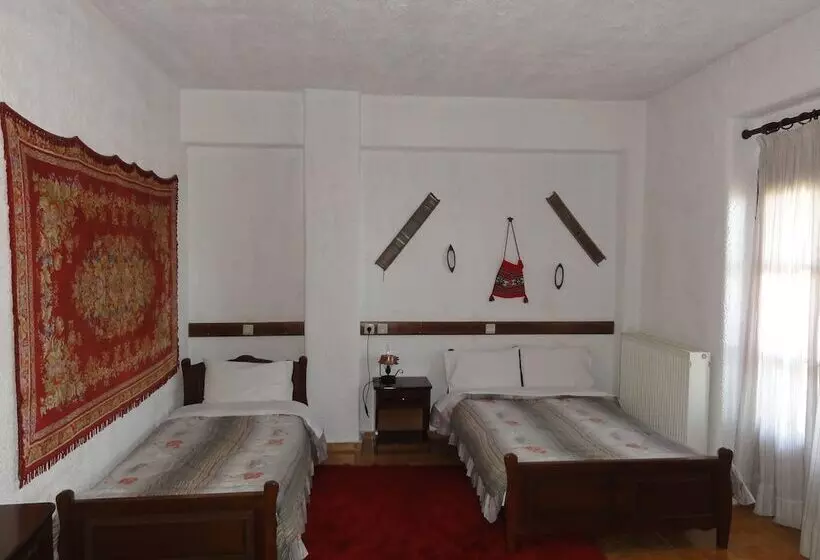 Standard Kolmen Hengen Huone, Sintrivanis Mountain