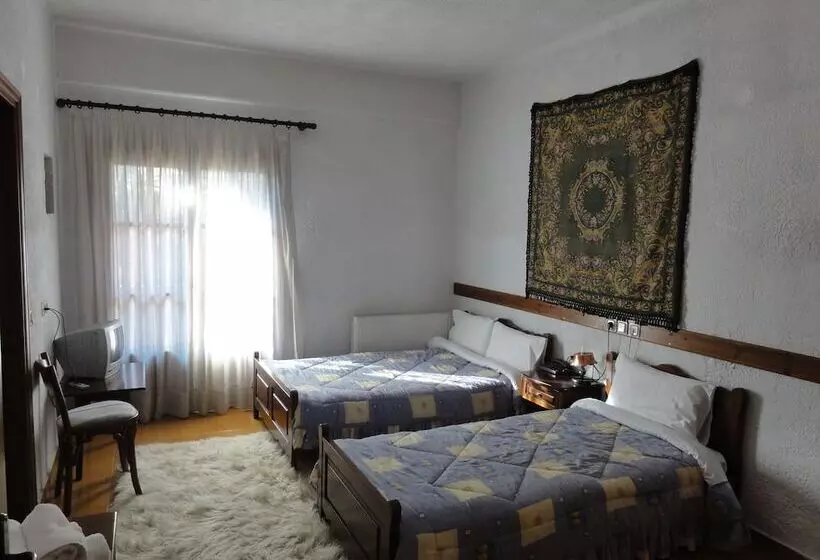 Standard Kolmen Hengen Huone, Sintrivanis Mountain