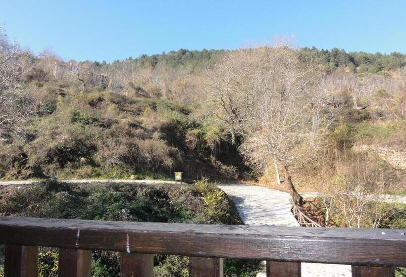 חדר סטנדרט, Sintrivanis Mountain