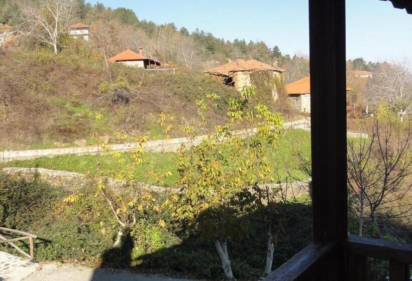 חדר סטנדרט, Sintrivanis Mountain