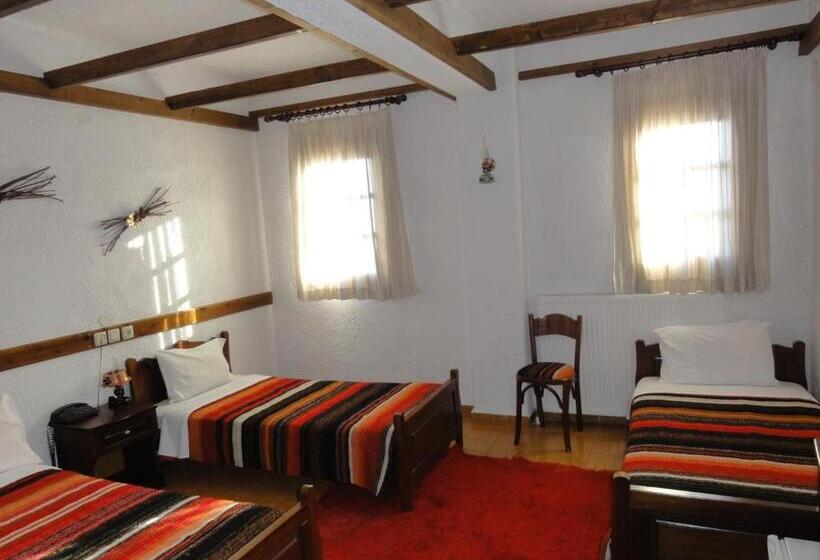 חדר סטנדרט לארבעה, Sintrivanis Mountain