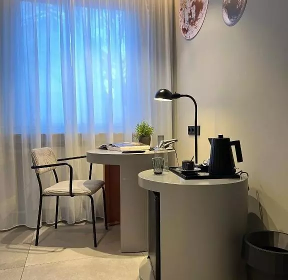 اتاق استاندارد یک نفره, The Grey Design