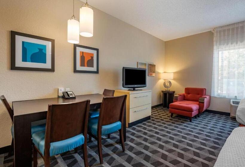 スタンダードスタジオ, Towneplace Suites By Marriott Vincennes