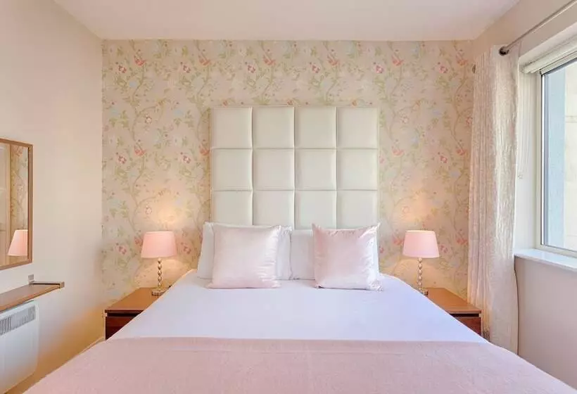 1 Bedroom Apartment, Jameson Court Self Catering Apartments