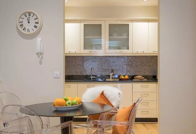 1 Bedroom Apartment, Jameson Court Self Catering Apartments
