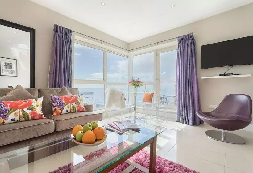 2 Bedroom Apartment Sea View, Jameson Court Self Catering Apartments