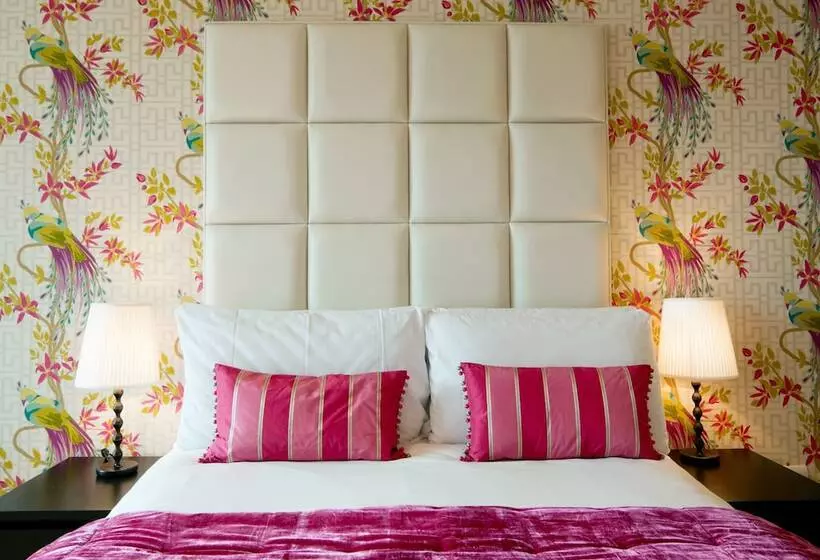 2 Bedroom Penthouse Apartment, Jameson Court Self Catering Apartments