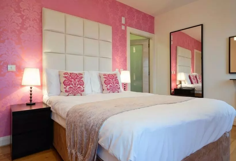 2 Bedroom Penthouse Apartment, Jameson Court Self Catering Apartments