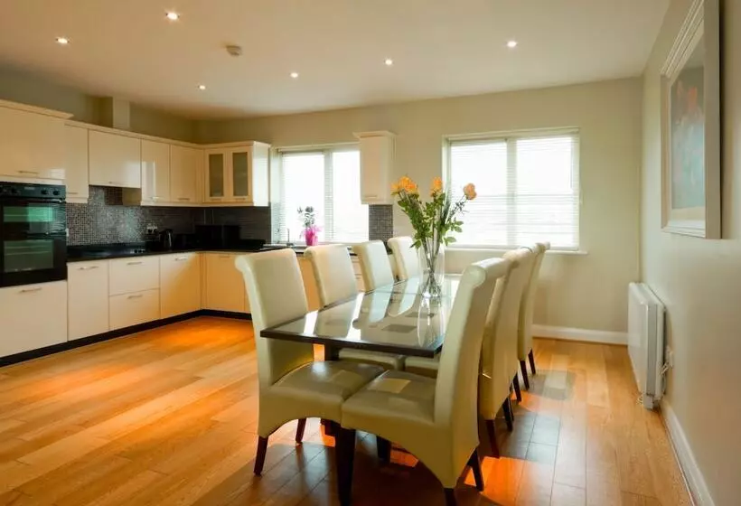 2 Bedroom Penthouse Apartment, Jameson Court Self Catering Apartments