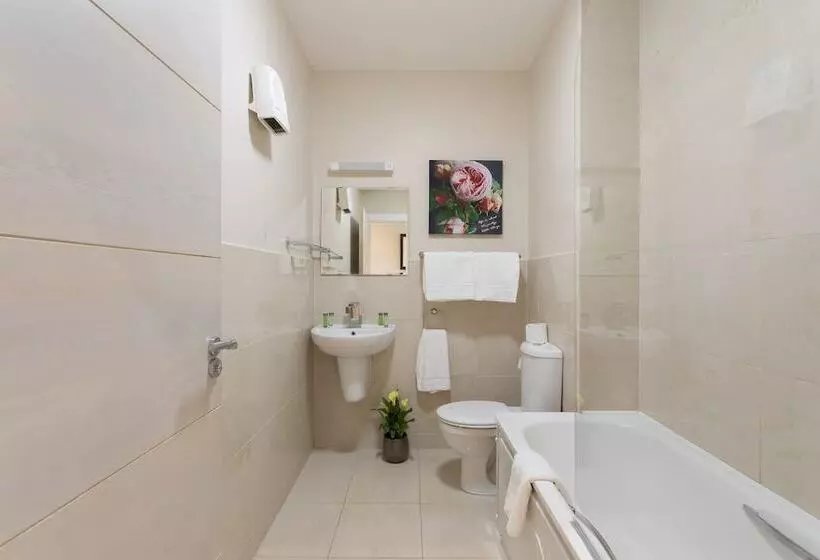 2 Bedroom Penthouse Apartment, Jameson Court Self Catering Apartments