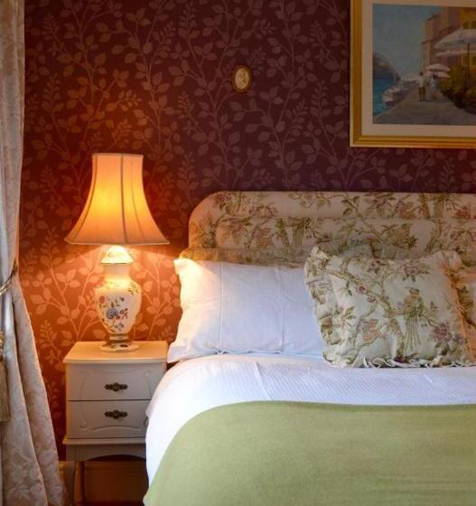 غرفة قياسية ثلاثية, Killyliss Country House B&b