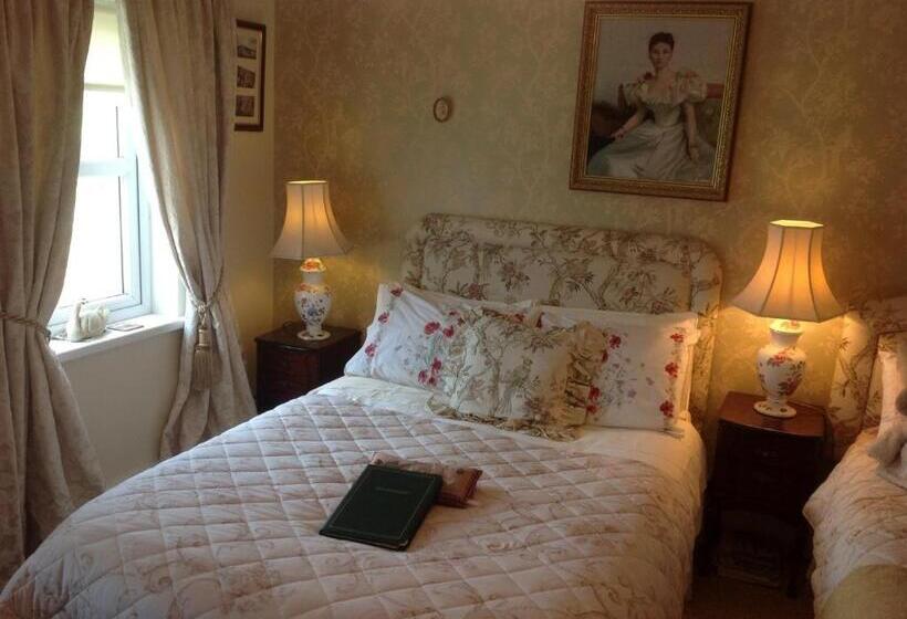 غرفة قياسية ثلاثية, Killyliss Country House B&b