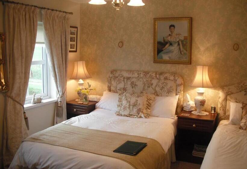 غرفة قياسية ثلاثية, Killyliss Country House B&b